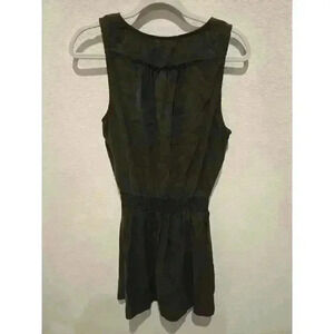 Evereve Women's Black Sleeveless Dress S V-Neck Smocked Waist Casual